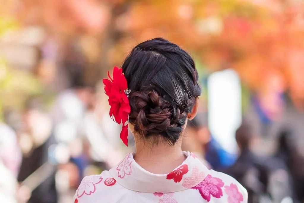 Hair accessory Japanese woman wearing a yukata